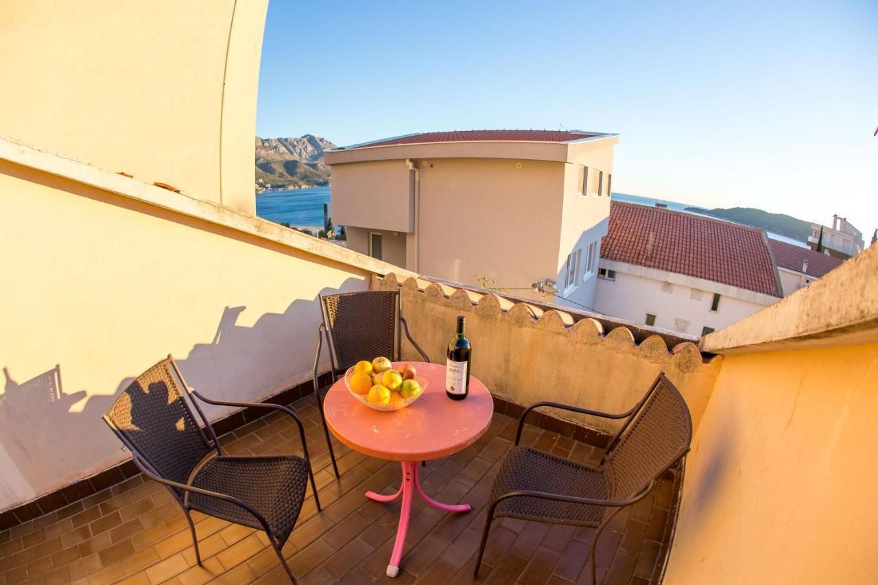 Guest House Lotos Bečići Kültér fotó