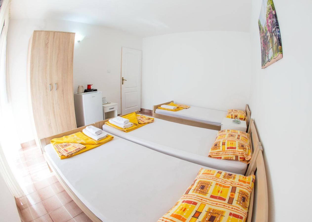 Guest House Lotos Bečići Kültér fotó
